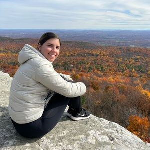 Meet your Posher, Rebeca